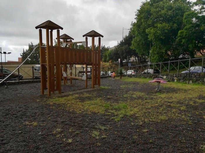 Reclamamos mejoras en limpieza, mantenimiento y accesibilidad para los parques infantiles