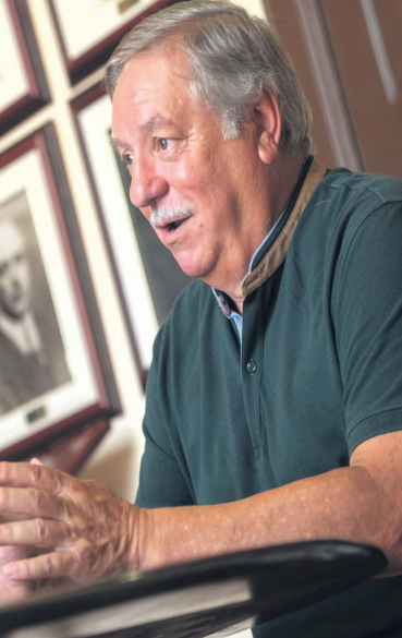 Entrevista a Raúl González Suarez