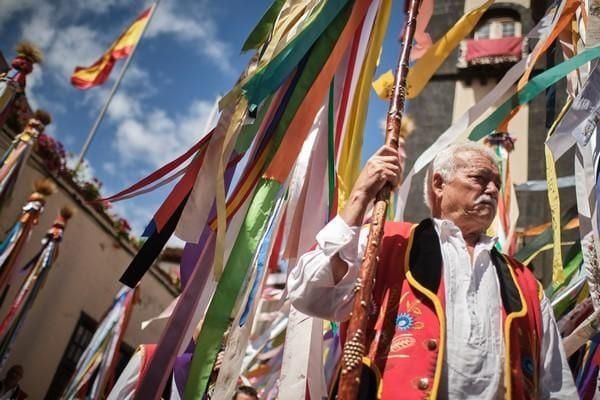 La Comisión Mixta de Fiestas pide la eliminación de puestos de ‘fast food’ y ‘cocktails’ en el tramo que recorre la Romería Tradicional de La Orotava