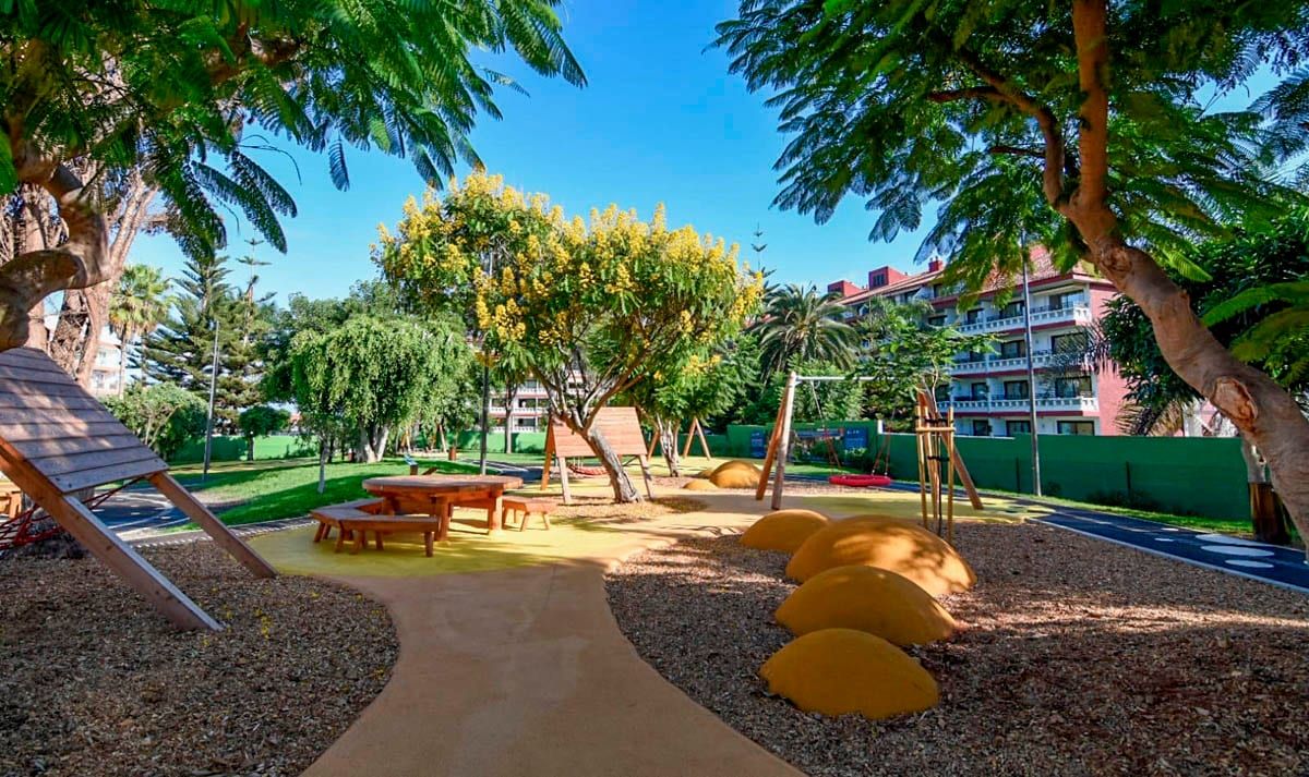 La Orotava estrena una parque un poco inclusivo
